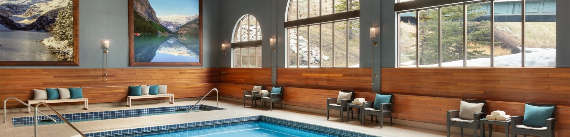 indoor pool and hottub
