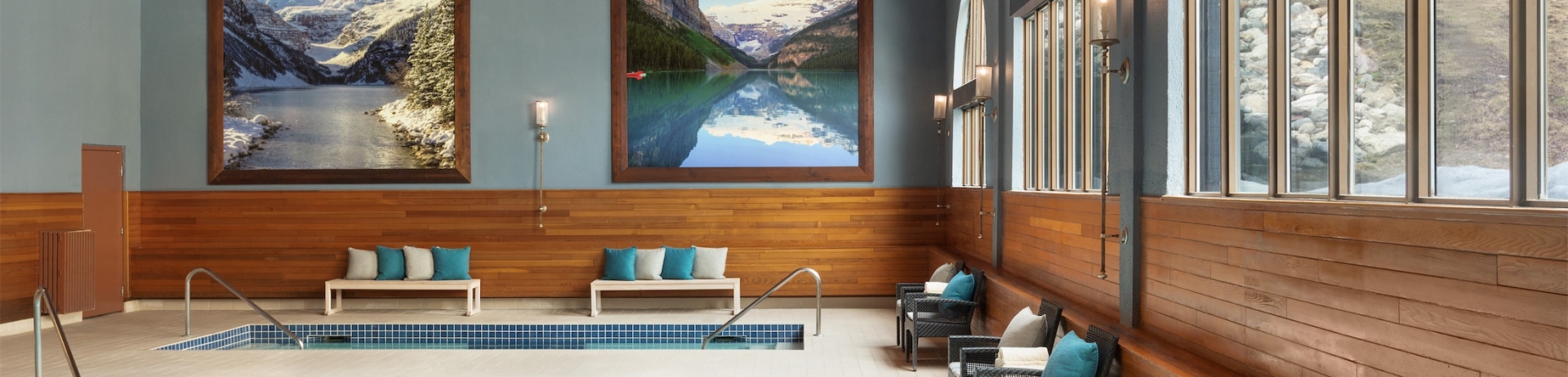 indoor pool and hottub