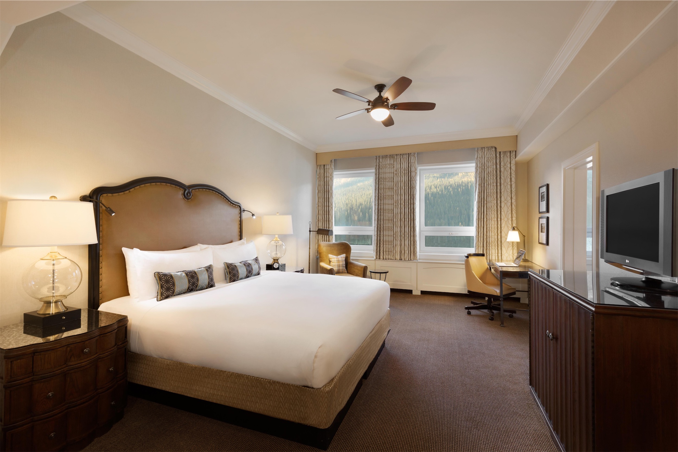 bedroom with desk and chair