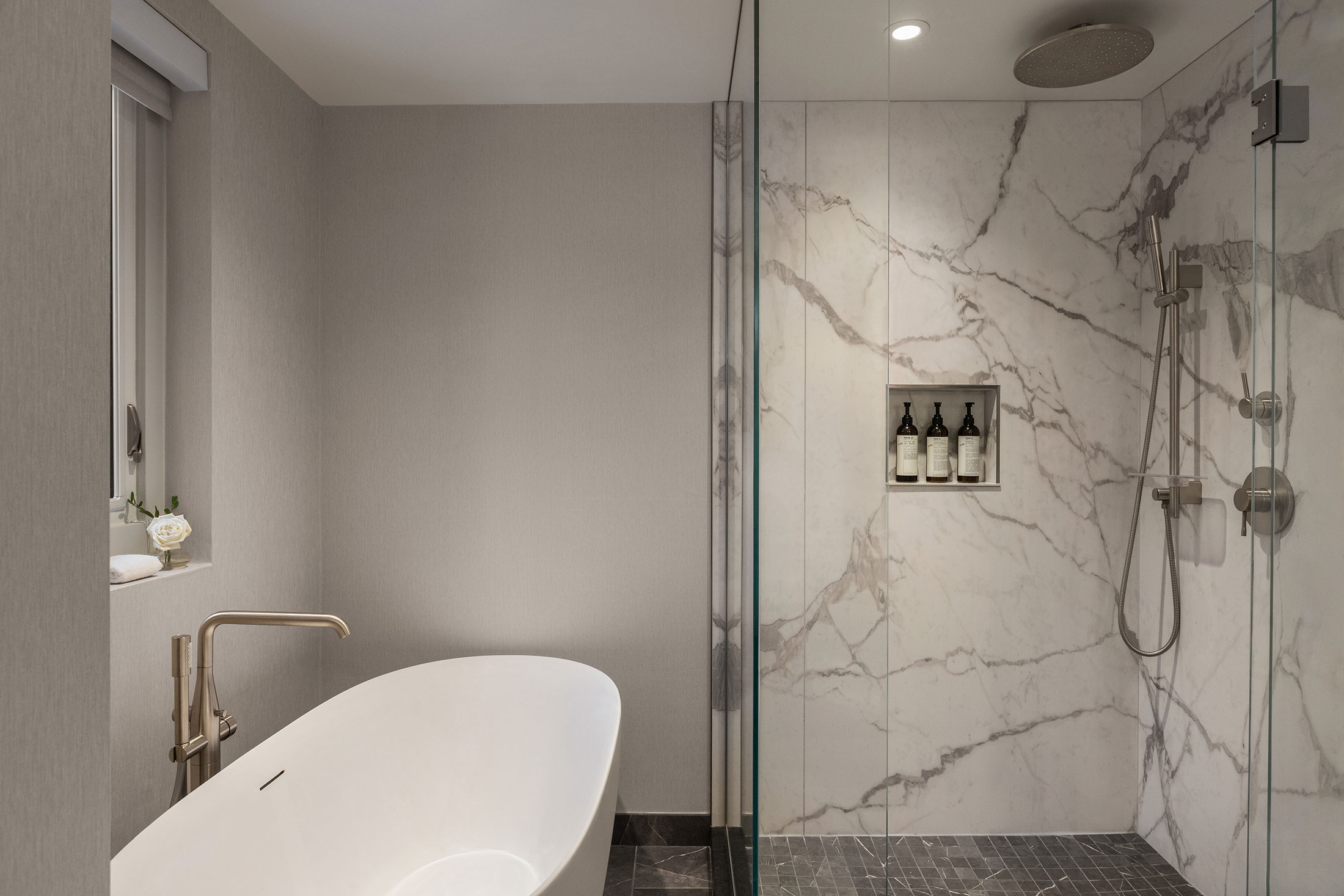 Tom Wilson Suite Bathroom 1