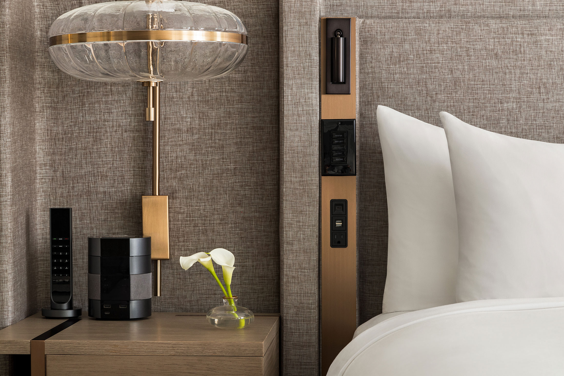 Deluxe Lakeview Detail