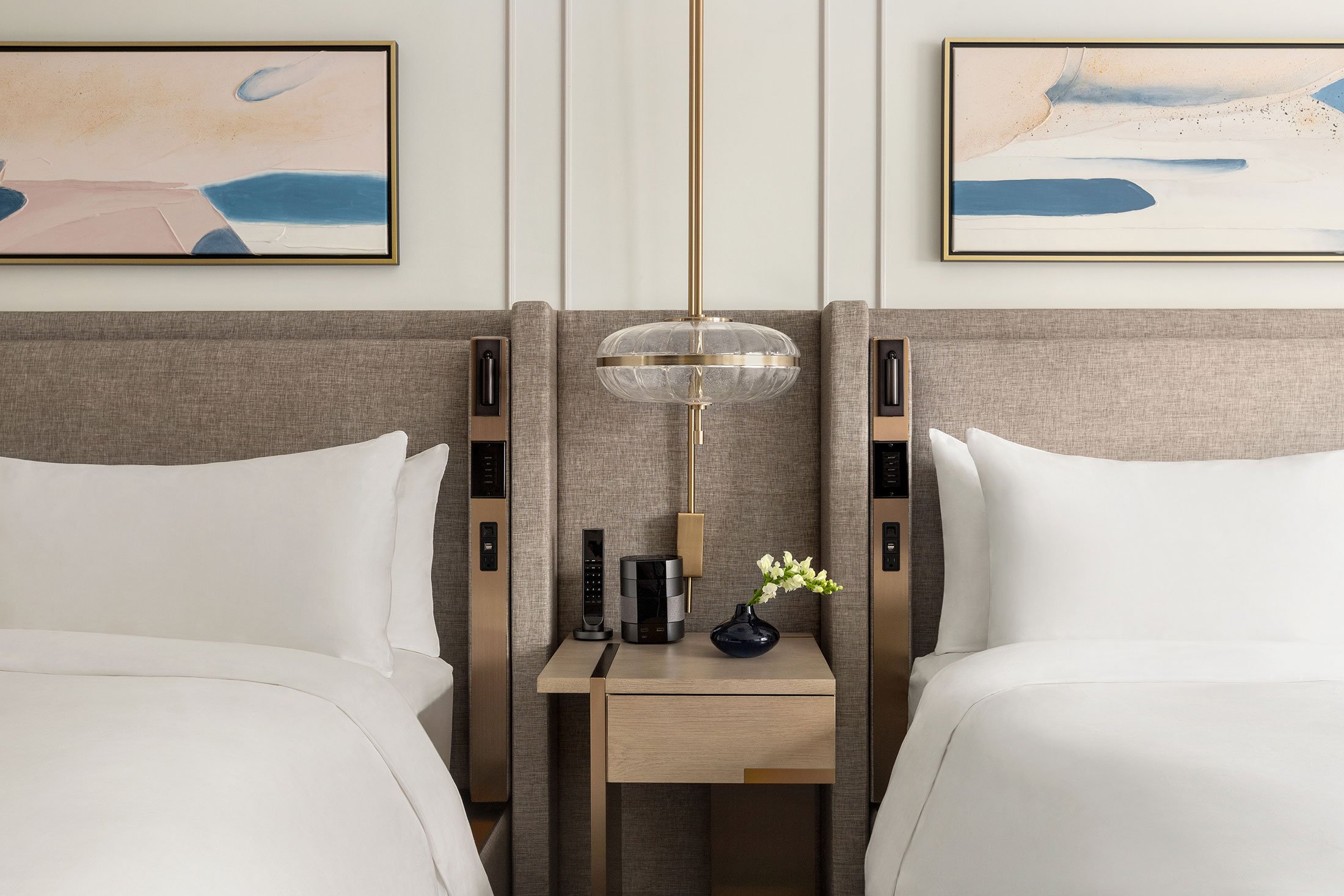 Deluxe Lakeview 2 Queens