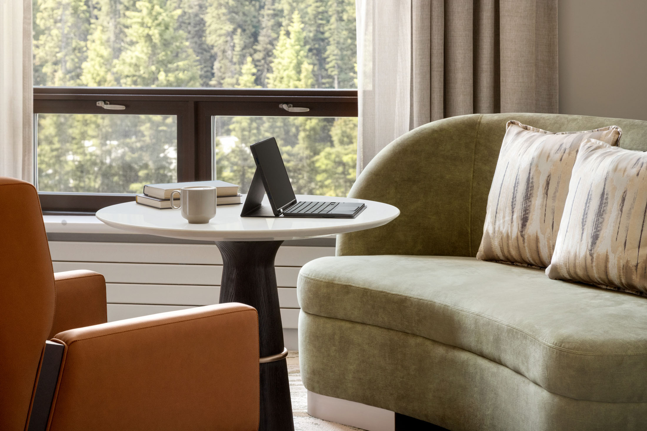 Deluxe Mount Temple 2 Queens